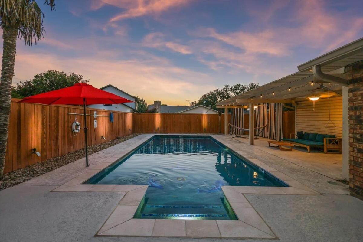 Spectacular 4Br 2,5Ba Holiday Home With Pool And Grill Carrollton Exterior foto