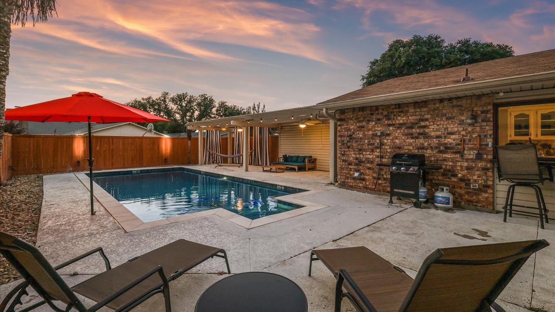 Spectacular 4Br 2,5Ba Holiday Home With Pool And Grill Carrollton Exterior foto